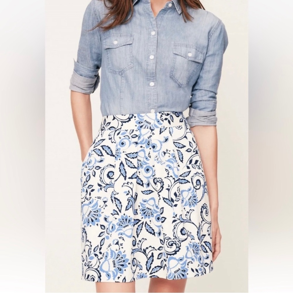 SOLD- Ann Taylor LOFT Skirt White Blue Floral Pleated A Line Classic Stretch - Picture 1 of 10